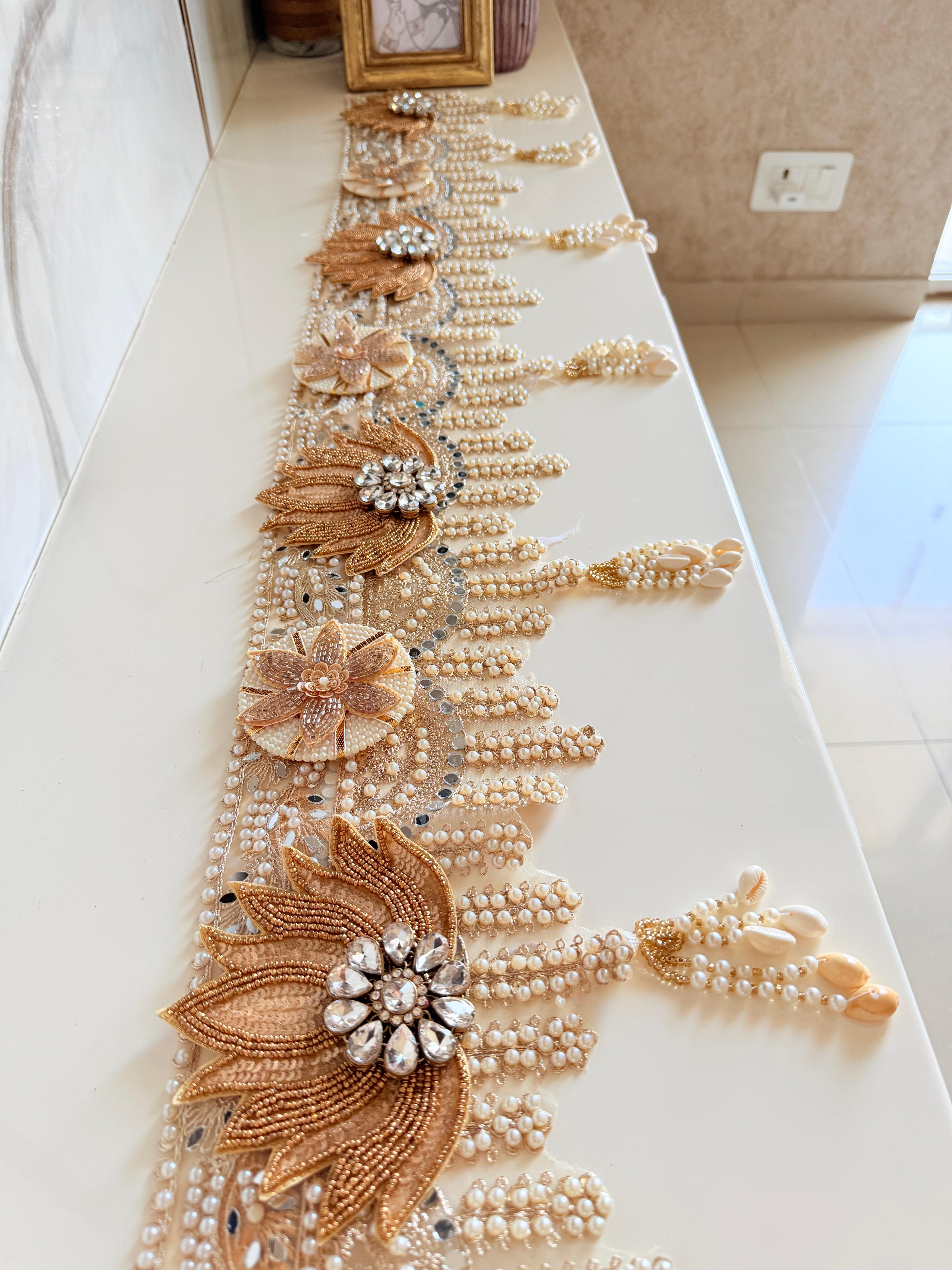Ivory Pearl & Shell Toran